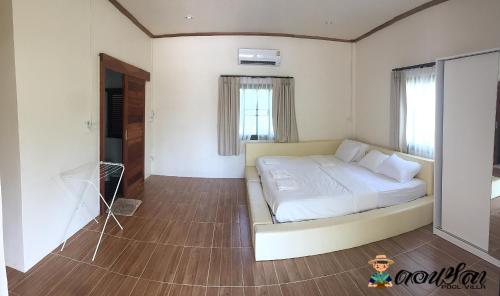 Gallery image of DQnla 2 BedRooms Villa with Pool and space for Party in Ban Sai Sathon