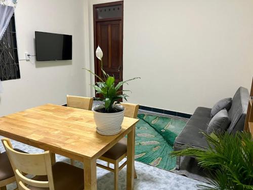TV tai viihdekeskus majoituspaikassa Viet Hoang's House