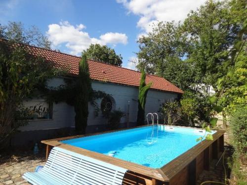 Fotografia z galérie ubytovania Gîte au bord de l'Yèvre avec piscine privative, design contemporain et parc arboré - FR-1-586-35 v destinácii Vierzon