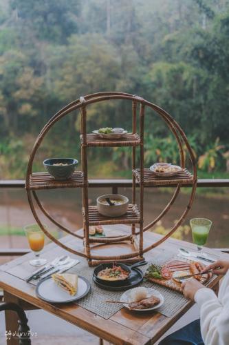 Mad i chaletet eller i nærheden