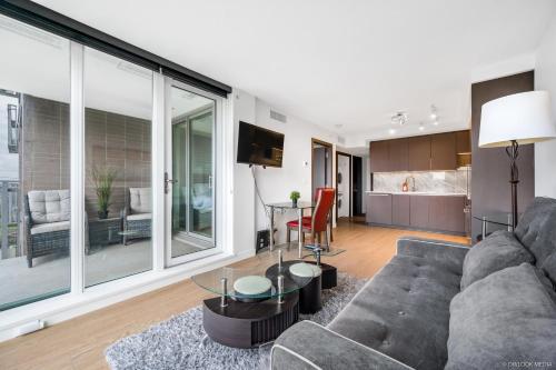 Cozy 1BD Condo Close to Walmart