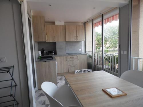 Appartement 3 pièces rénové, proche plage et commerces, pour 4 personnes - FR-1-326-669