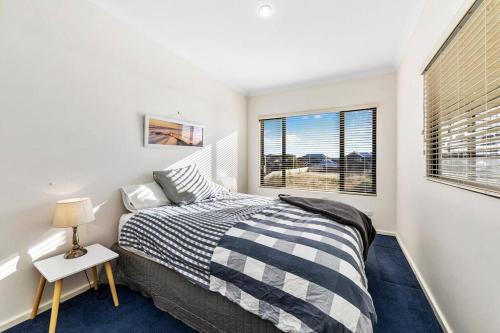 Katil atau katil-katil dalam bilik di Busselton Beachfront Family Holiday Home