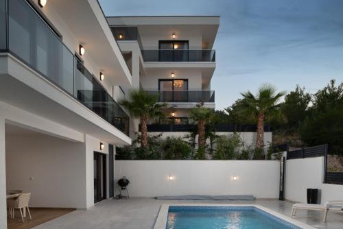 Beautiful Villa Beachfront Sun 1 & 2 – Photos 2