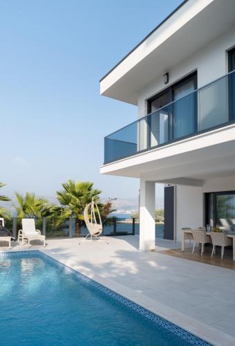 Beautiful Villa Beachfront Sun 1 & 2 – Photos 3