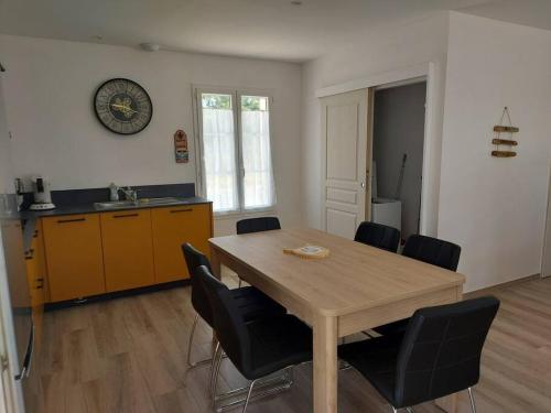 Photo de la galerie de l'établissement A tribord: maison chaleureuse à 5min de la plage, à La Cotinière