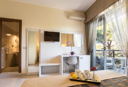 โทรทัศน์และ/หรือระบบความบันเทิงของ Hotel King