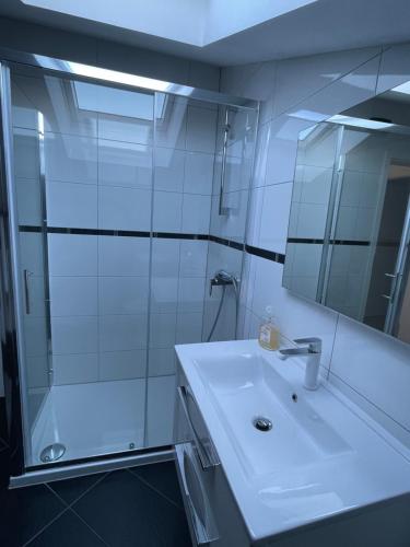 Kúpeľňa v ubytovaní Apartments Lia-Jolie