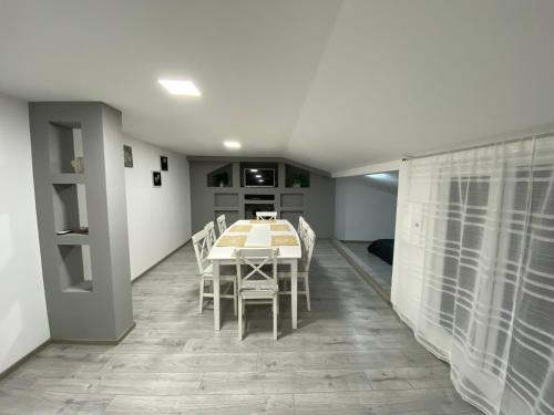 Gallery image of Apartament La Sika in Orşova