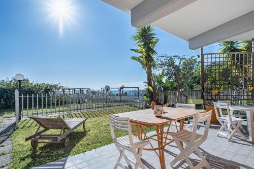 Letojanni Seaview BIG Apt with Terrace and Garden!
