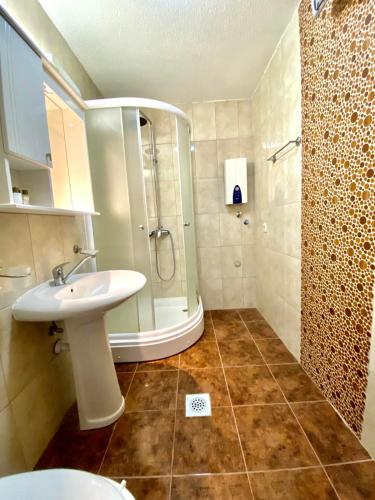 Bilik mandi di Villa Marta