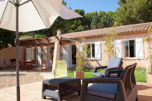 La Grande Auguière, villa familiale et spacieuse au cœur du vignoble et à 300m de la mer