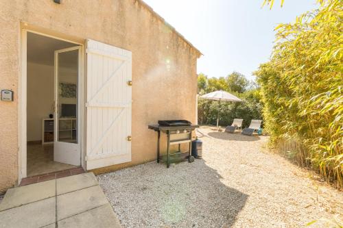 L’Auguière Ouest, maisonnette au cœur du vignoble proche de la mer et des sentiers côtiers