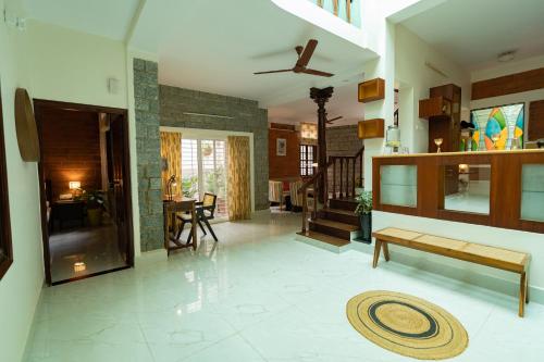 Ruang duduk di Luho Stone House
