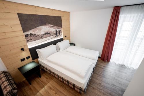 Gallery image of Albergo Garni Edy (B&B) in Canazei