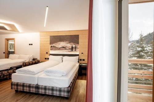 Gallery image of Albergo Garni Edy (B&B) in Canazei
