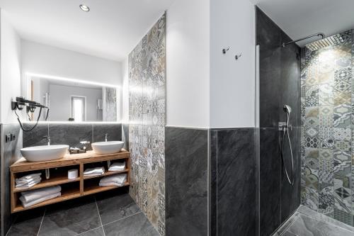 Gallery image of Albergo Garni Edy (B&B) in Canazei
