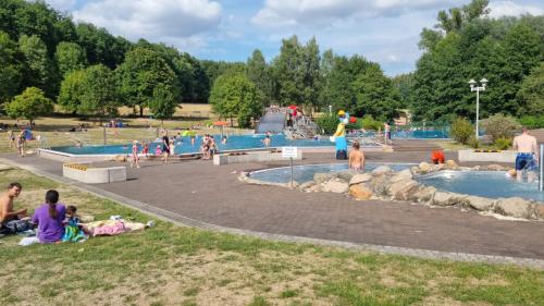 a group of people at a water park at Ferienheim Mosbach in Wutha-Farnroda