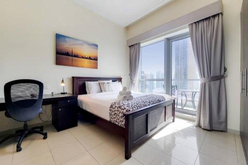 Postel nebo postele na pokoji v ubytování Bay Central, Dubai Marina - Peaceful One Bedroom