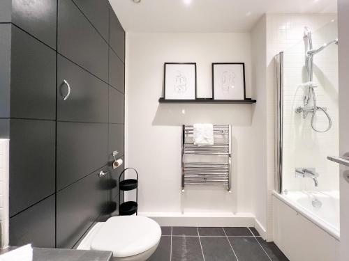 Foto Lovely 2 Bed Duplex Apartment with Hydro Views 3