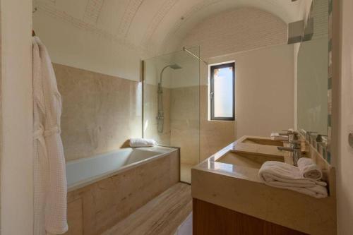 Koupelna v ubytování Magnifique Villa Namaste louée avec le personnel de maison
