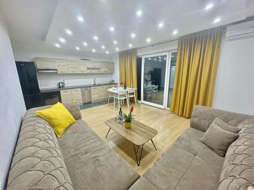 MURIC Apartman 7 tesisinde bir oturma alanı