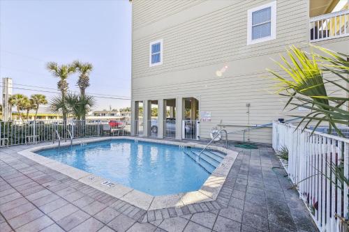 Second Wind by Book That Condo – Photos 2