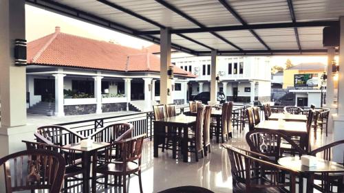 Restoran ili neka druga zalogajnica u objektu Avila Ketapan Rame Hotel