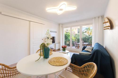 T2 avec jardin, clim & piscine - Proche plages et randos, parking privé - La Rascasse