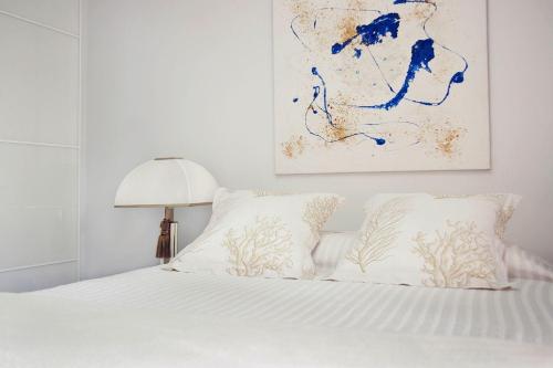 سرير أو أسرّة في غرفة في Herrlicher-Atlantik-Blick-finca-la-punta-mit-Garten-und-Terrasse