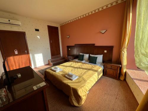 Katil atau katil-katil dalam bilik di HOTEL BOLYARI