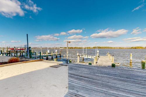 Riverfront Refuge – Photos 5