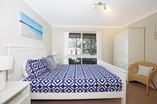 Katil atau katil-katil dalam bilik di Hayes Beach House I Award Winner I 4 Mins to Beach