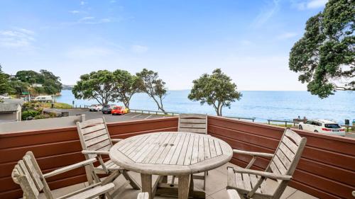 Remarkable Red Beach - Red Beach Holiday Home