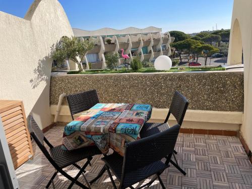 Superbe studio, terrasse, piscine, parking