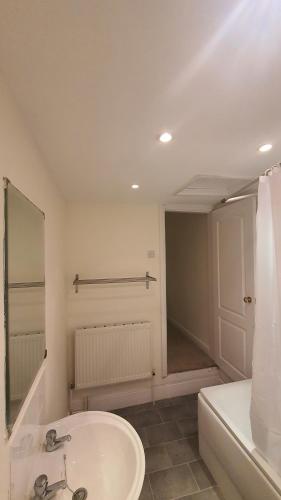 Spacious 2 Bedroom Home in Birmingham photo 9