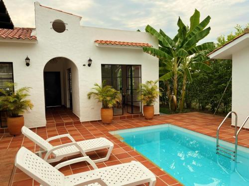 Bazén v ubytování Casa Boutique Bellavista con piscina privada! nebo v jeho okolí