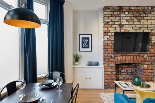 Stylish modern apartment near the city centre with nearby off-road parking photo 34