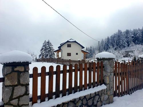 Zlatna Jabuka apartman en invierno