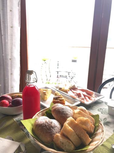 B&Bの敷地内または近くでの食事または食べ物