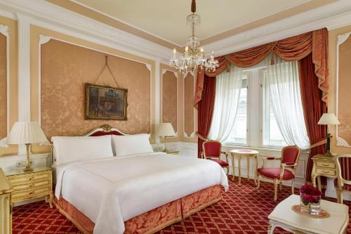 Hotel Imperial, a Luxury Collection Hotel, Viennaにあるベッド