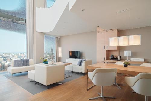 Televisyen dan/atau pusat hiburan di The Westin Hamburg Elbphilharmonie
