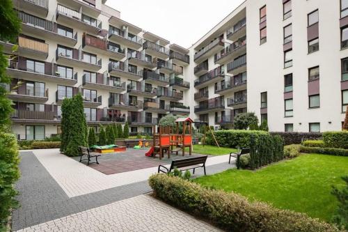 Vonkajšia záhrada v ubytovaní Sempre Warszawa-Smart TV-Netflix-Amazing location