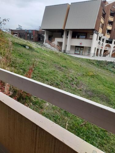 Vonkajšia záhrada v ubytovaní Studio au pied des pistes , Alpes Huez