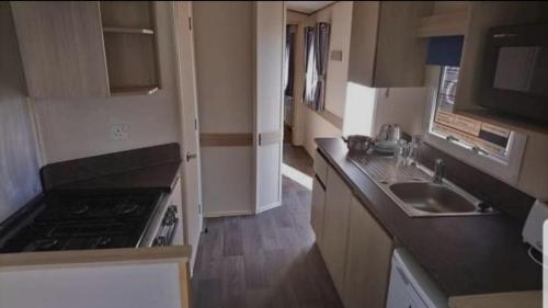 Lovely multiple dog friendly caravan Rhyl – Photos 3