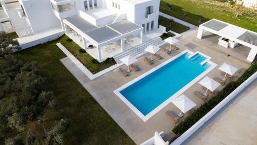 Gallery image of Tzanis Resort Skyros in Skiros