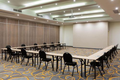Konferenční prostory v ubytování Ciêla, Lusaka, a Tribute Portfolio Resort and Spa