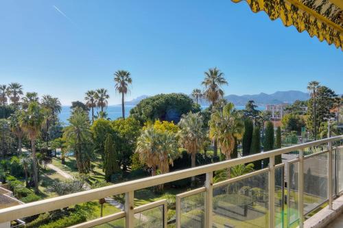 Upstays - Fully equipped - Terrace - Pool - Wifi
