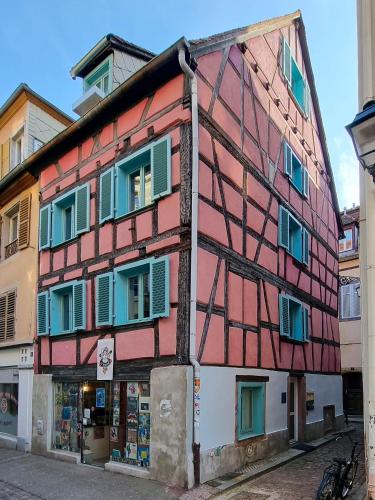 Travel Homes - NewGate 2, elegant, heart of Colmar