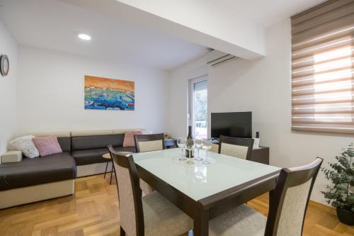 Duplex Apartment Vita Split, near Žnjan Beach
